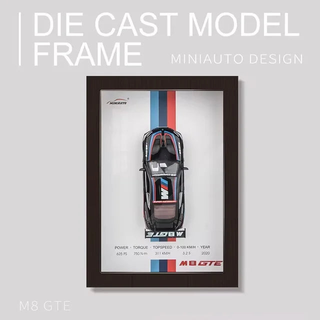 VOITURE MINIATURE SOUS CADRE