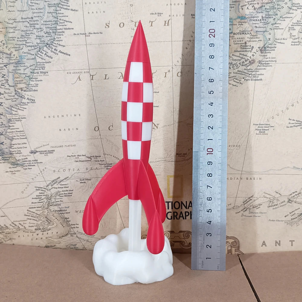 Figurine imprimée en 3D d'un explorateur sur socle lunaire